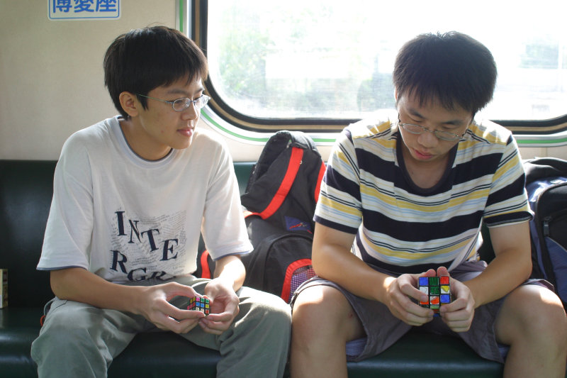 台灣鐵路旅遊攝影電車-區間車交談的旅客2005攝影照片9